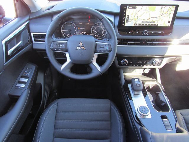 New 2026 Mitsubishi Outlander SE FWD image 10