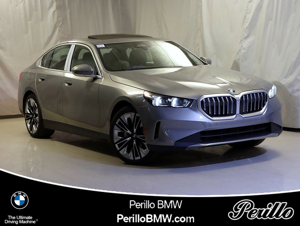 Used 2026 BMW 530i xDrive w/ Premium Package AWD/4WD image 1