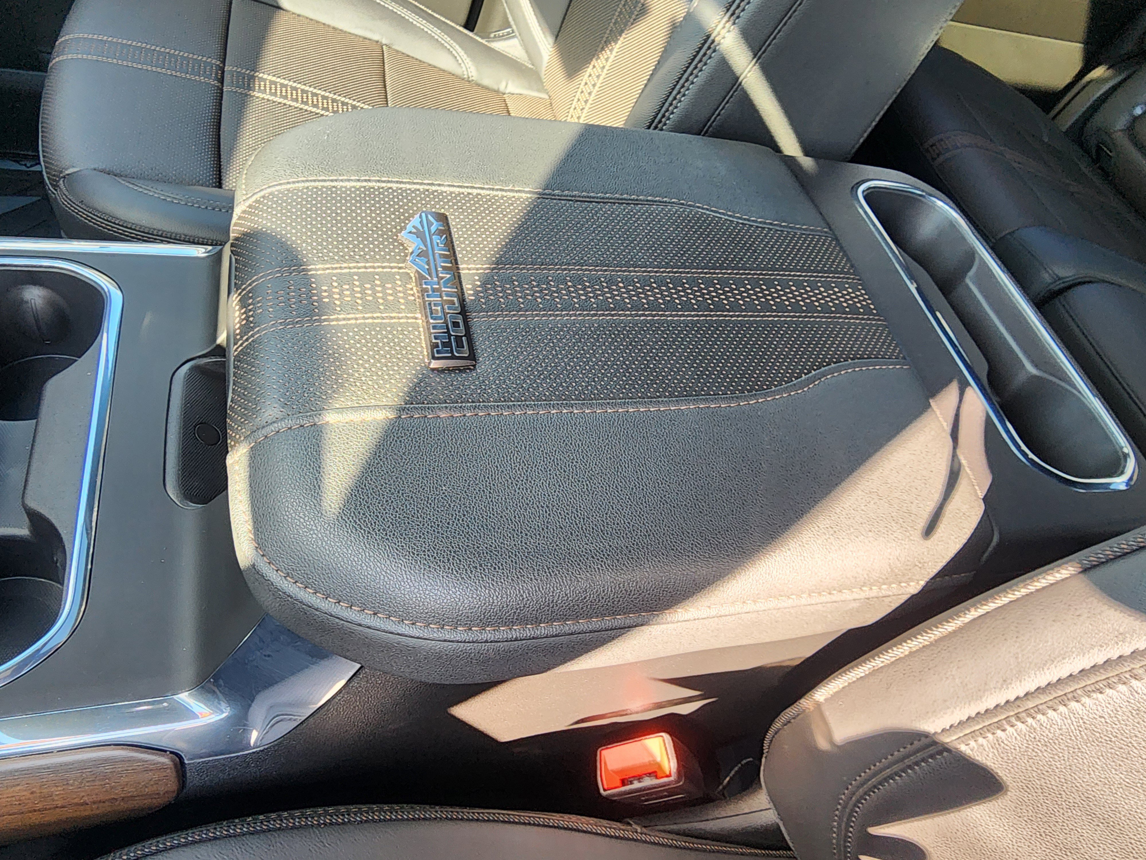 Used 2024 Chevrolet Silverado 2500 High Country w/ High Country Premium Package image 37