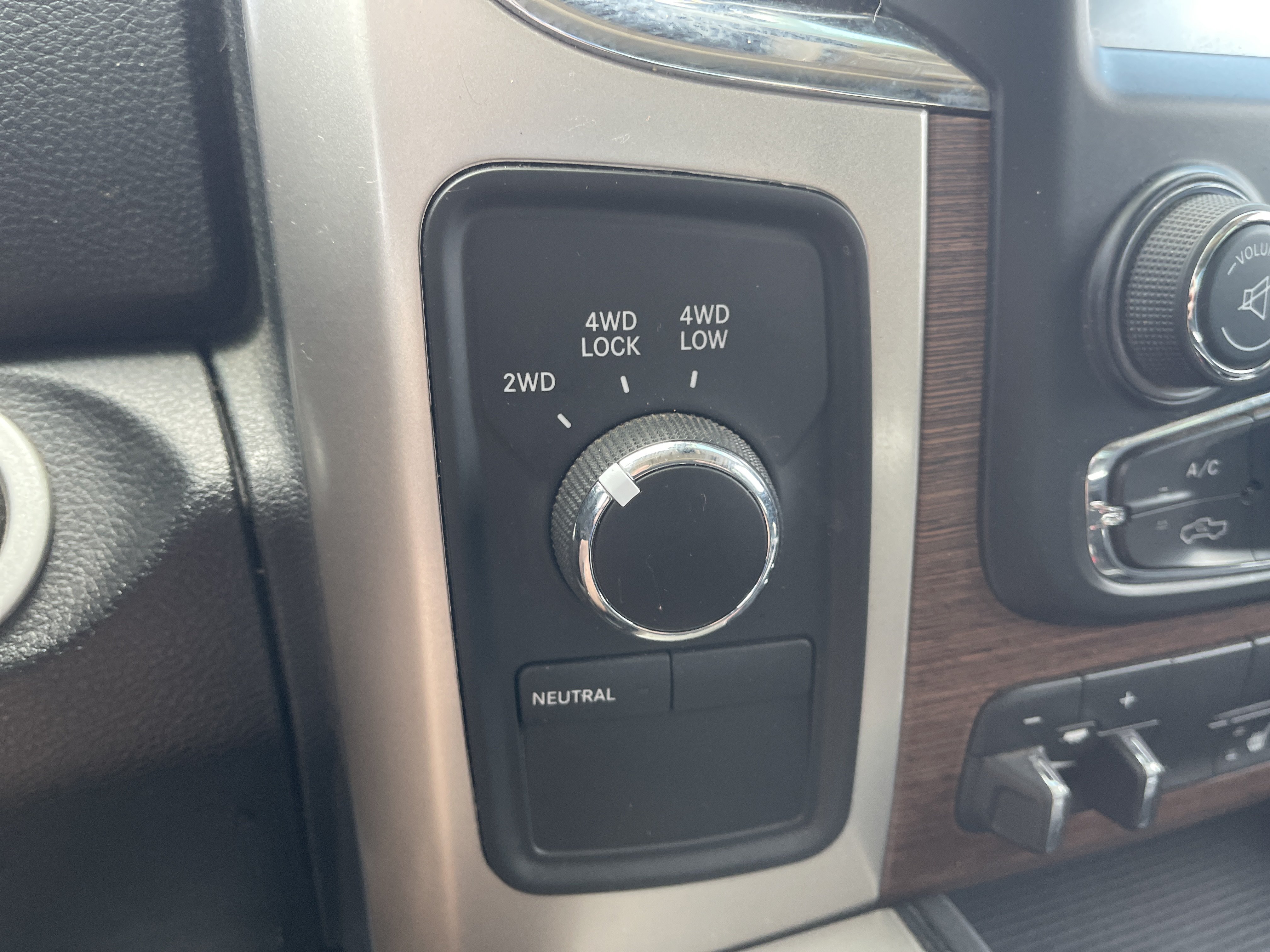 Used 2017 RAM 3500 Laramie w/ Sport Appearance Group AWD/4WD image 27