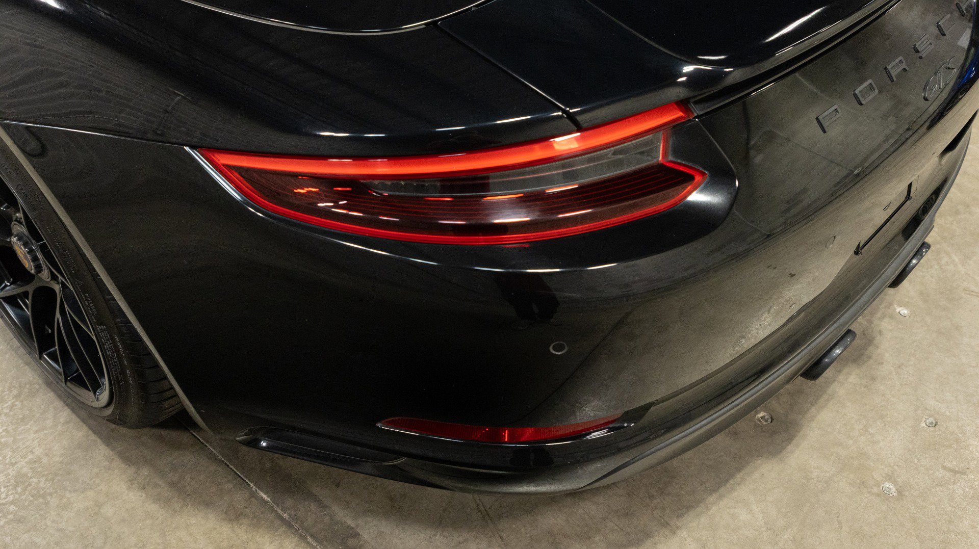 Used 2019 Porsche 911 Carrera 4 GTS image 22