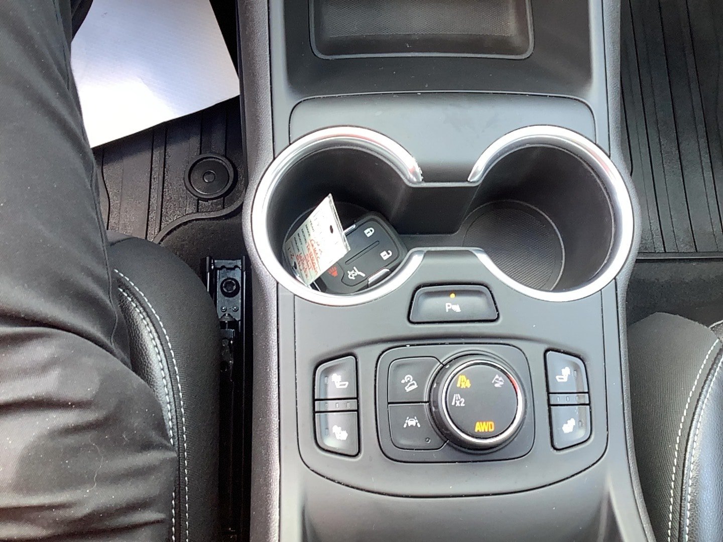 Used 2022 GMC Terrain SLT w/ Infotainment Package II AWD/4WD image 15