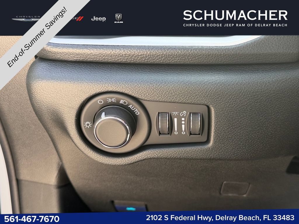 New 2027 Chrysler Pacifica Limited FWD image 21
