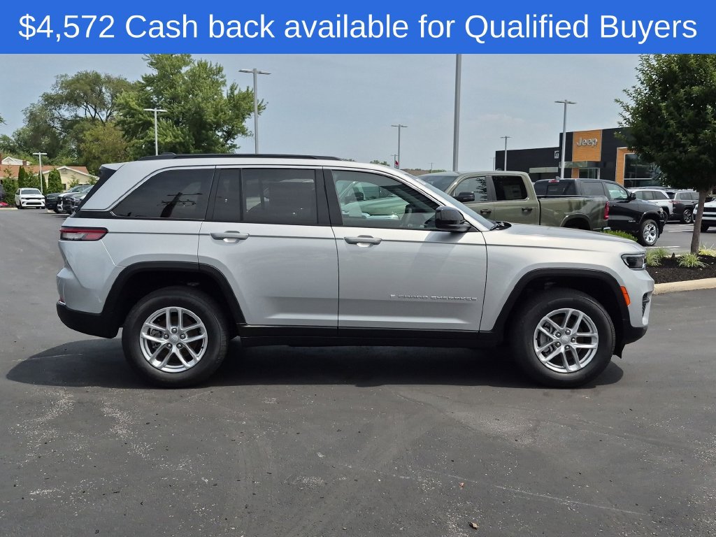 New 2026 Jeep Grand Cherokee Laredo X AWD/4WD image 2