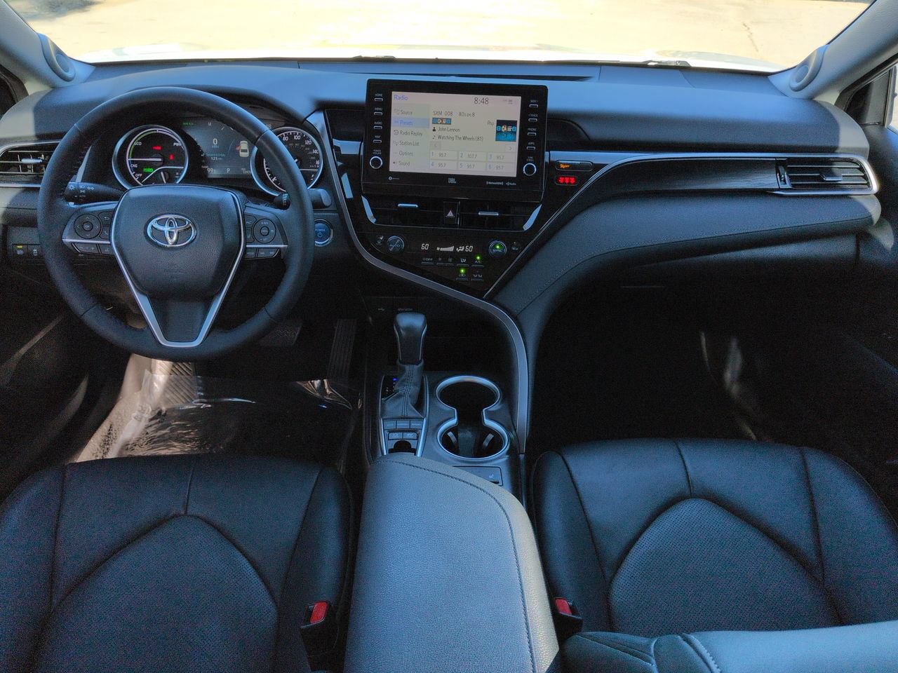 Used 2022 Toyota Camry XLE w/ Navigation Upgrade Package FWD image 13