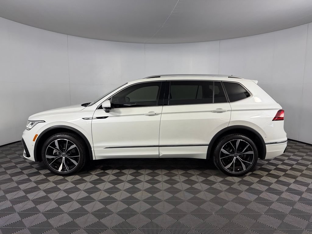 Used 2023 Volkswagen Tiguan SEL R-Line AWD/4WD image 11