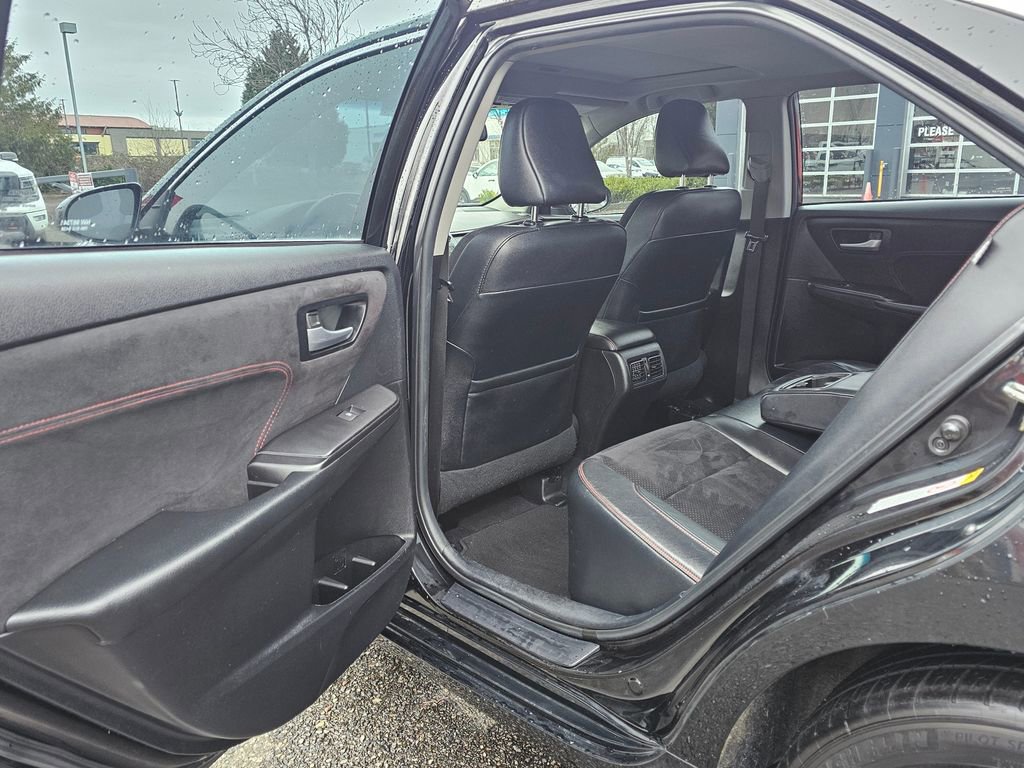 Used 2015 Toyota Camry XSE w/ Moonroof Package image 12