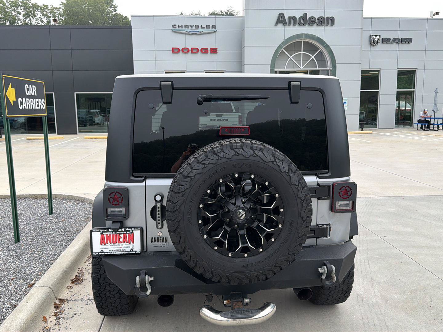 Used 2017 Jeep Wrangler Sport w/ Quick Order Package 24S AWD/4WD image 4