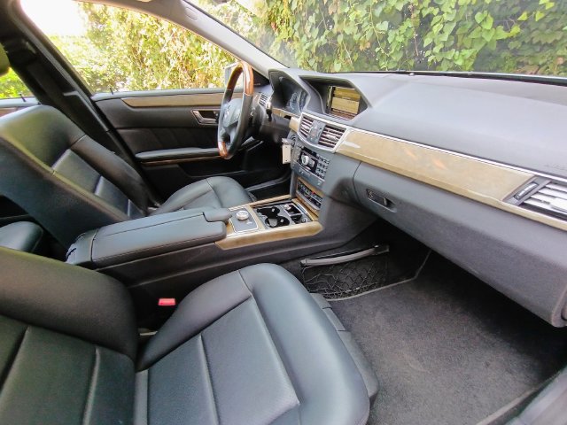 Used 2010 Mercedes-Benz E 350 Sedan image 54