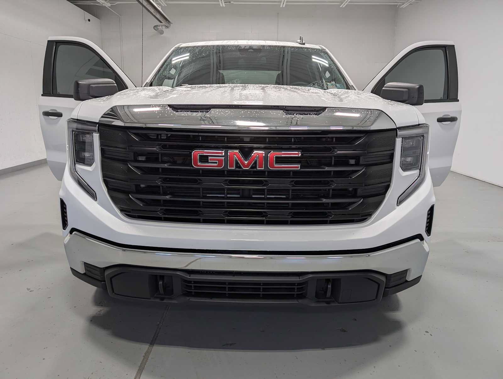 Used 2022 GMC Sierra 1500 Pro w/ Pro Value Package AWD/4WD image 16