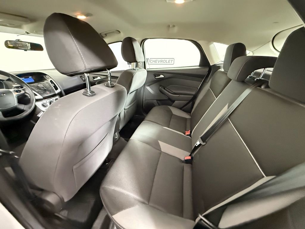 Used 2014 Ford Focus SE w/ SE Winter Package image 14