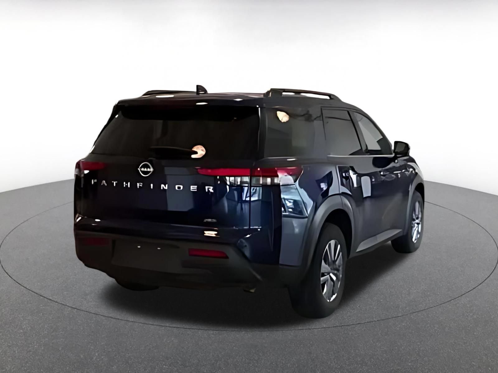Used 2025 Nissan Pathfinder SV AWD/4WD image 15