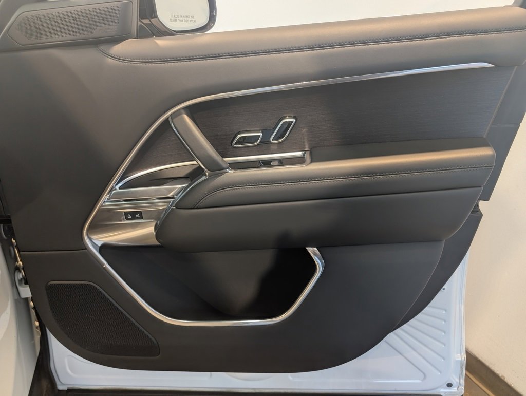 Used 2025 Land Rover Range Rover Long Wheelbase SE image 34
