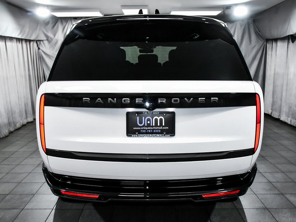 Used 2025 Land Rover Range Rover SE AWD/4WD image 5
