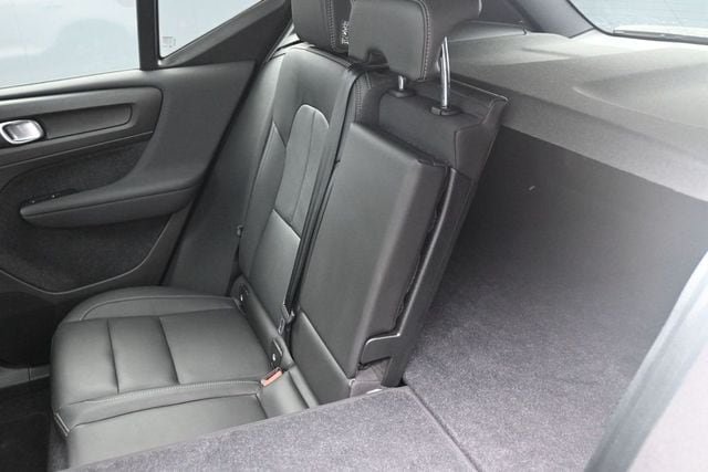 Certified 2025 Volvo XC40 B5 Ultra AWD/4WD image 22
