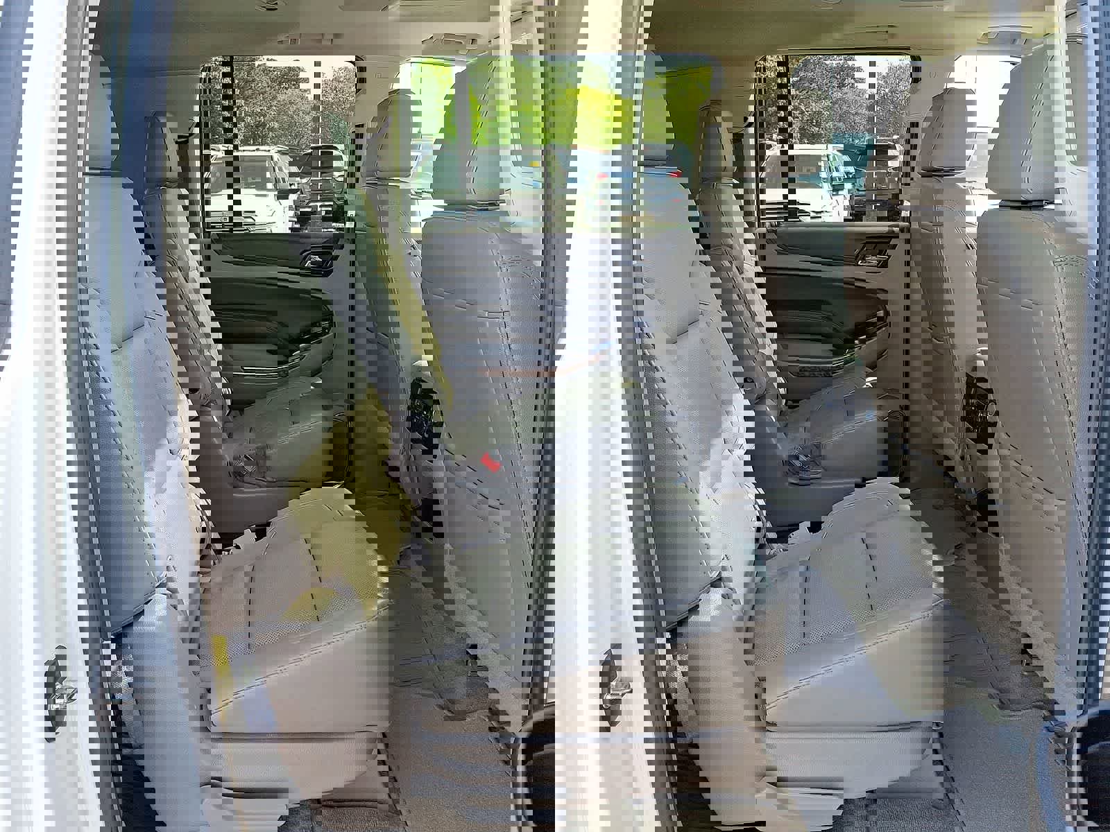 Used 2018 Chevrolet Suburban Premier image 34