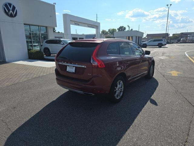 Used 2016 Volvo XC60 T5 Premier w/ Proximity Package FWD image 4