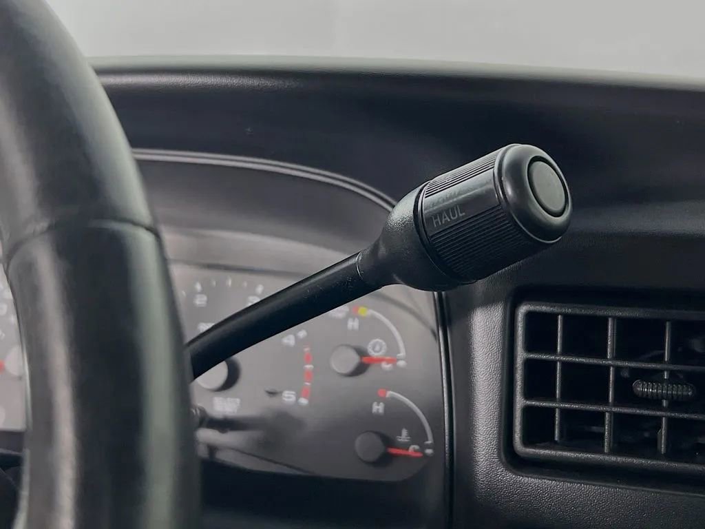 Used 2005 Ford Excursion Limited image 16