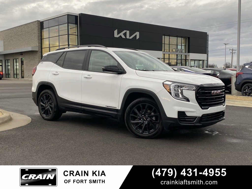 Used 2024 GMC Terrain SLE w/ Driver Convenience Package