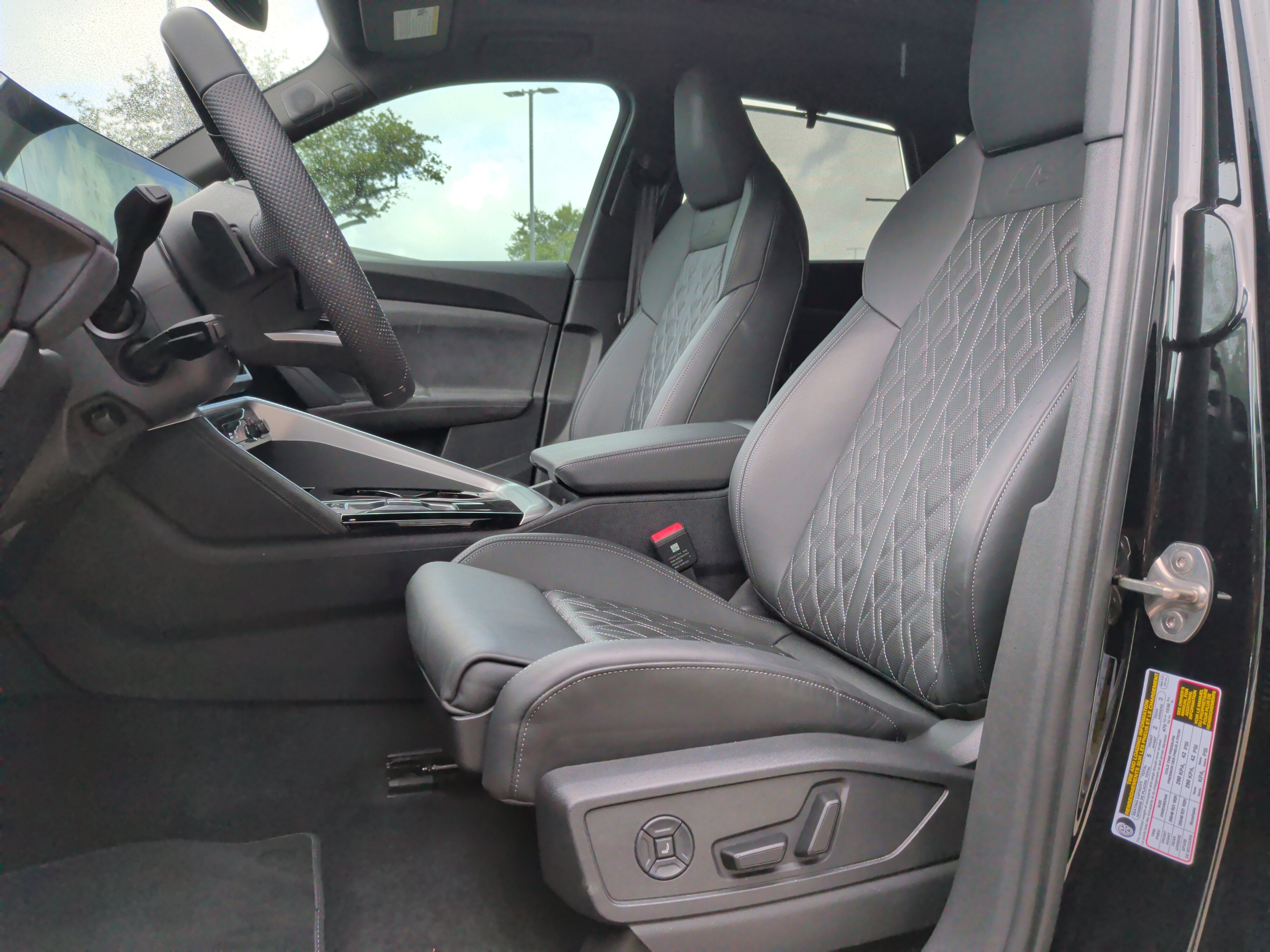 Used 2025 Audi SQ5 Premium Plus AWD/4WD image 17