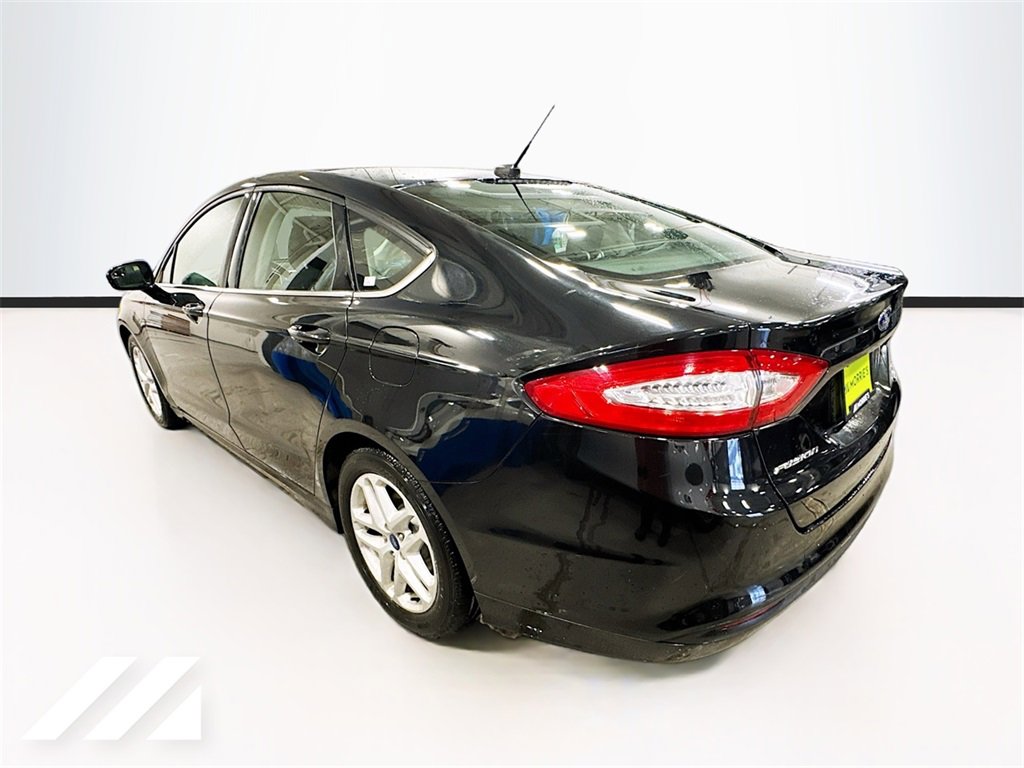 Used 2015 Ford Fusion SE image 7