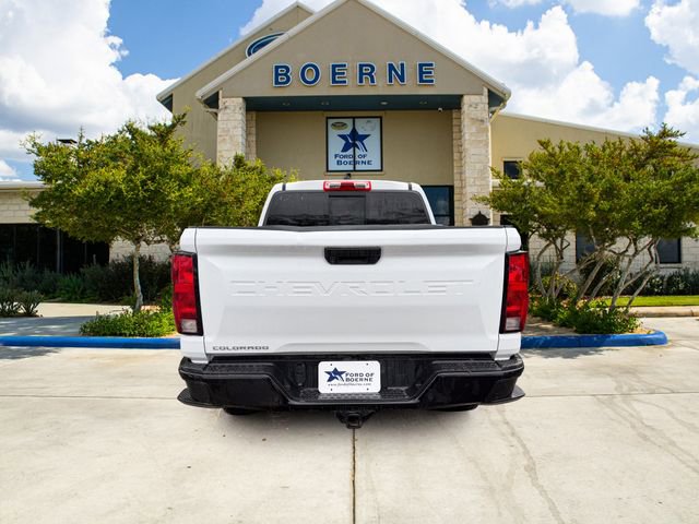 Used 2025 Chevrolet Colorado W/T w/ Advanced Trailering Package AWD/4WD image 4