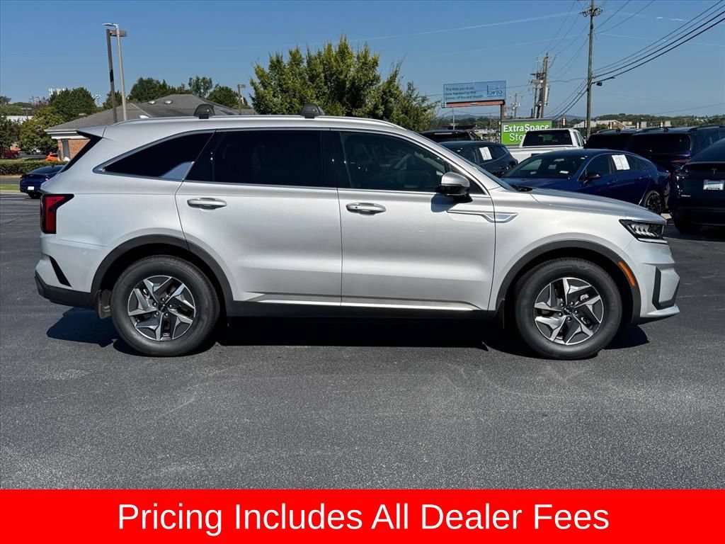 Used 2022 Kia Sorento S FWD image 2