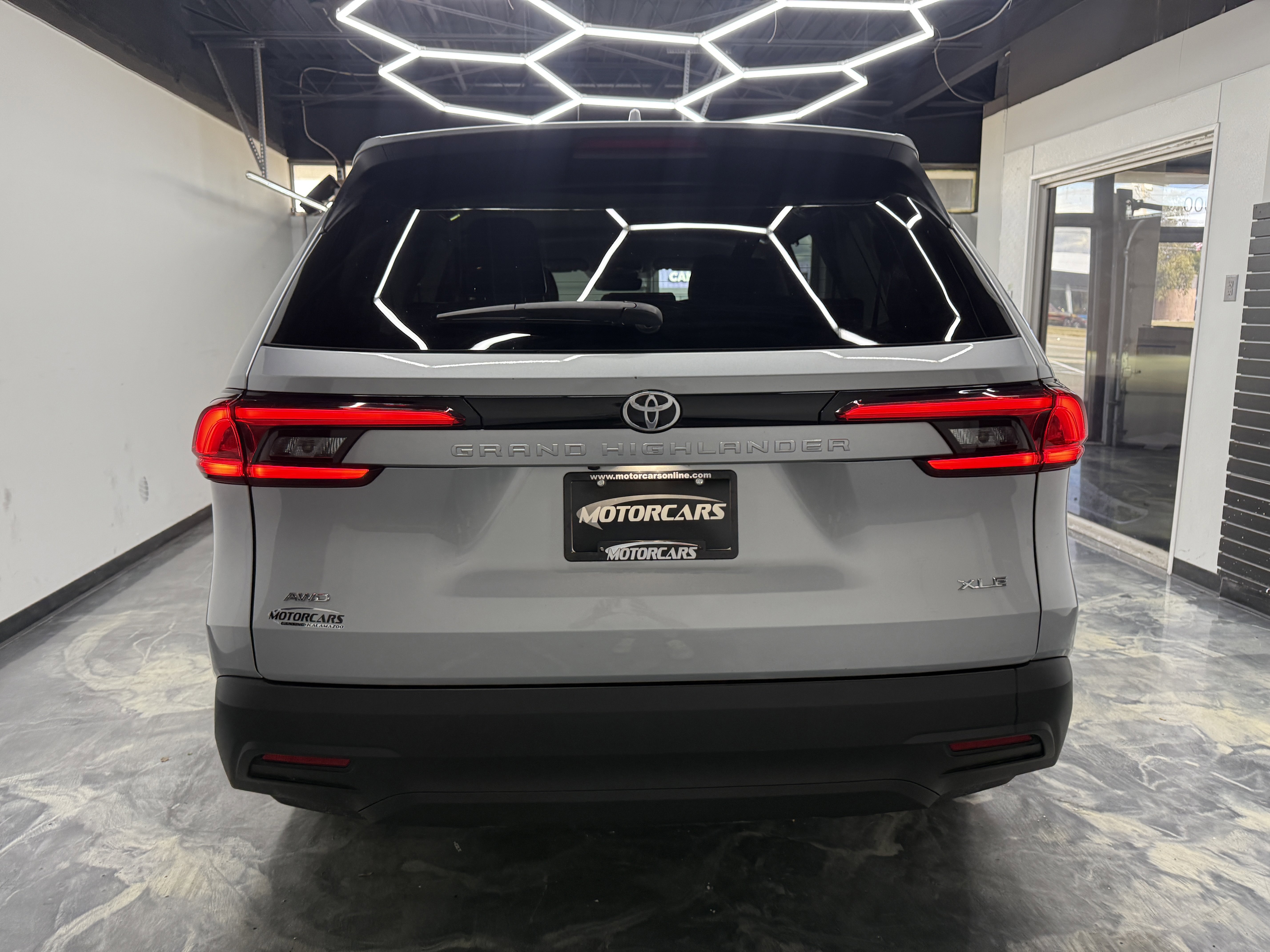 Used 2024 Toyota Grand Highlander XLE image 5