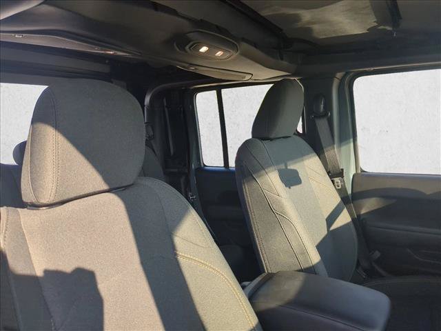 Used 2025 Jeep Gladiator Sport AWD/4WD image 18
