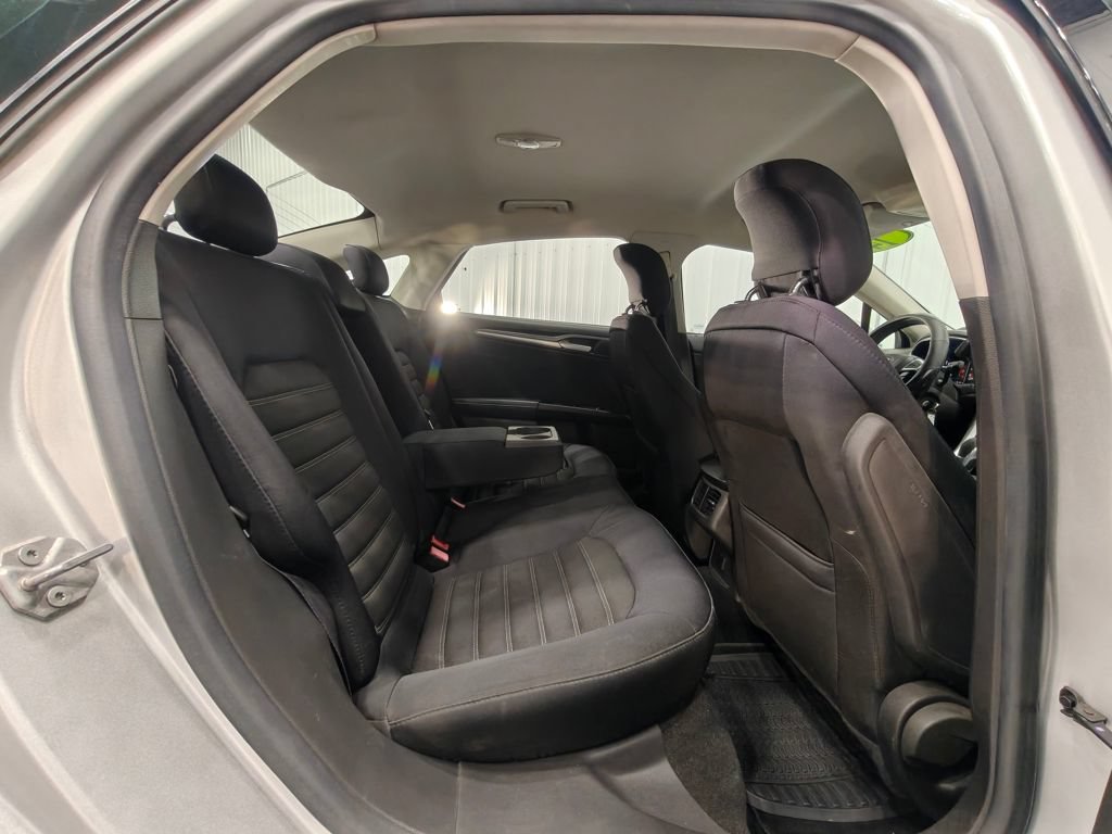 Used 2014 Ford Fusion SE FWD image 22