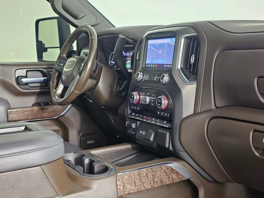 Used 2022 GMC Sierra 3500 Denali w/ Denali Ultimate Package AWD/4WD image 41