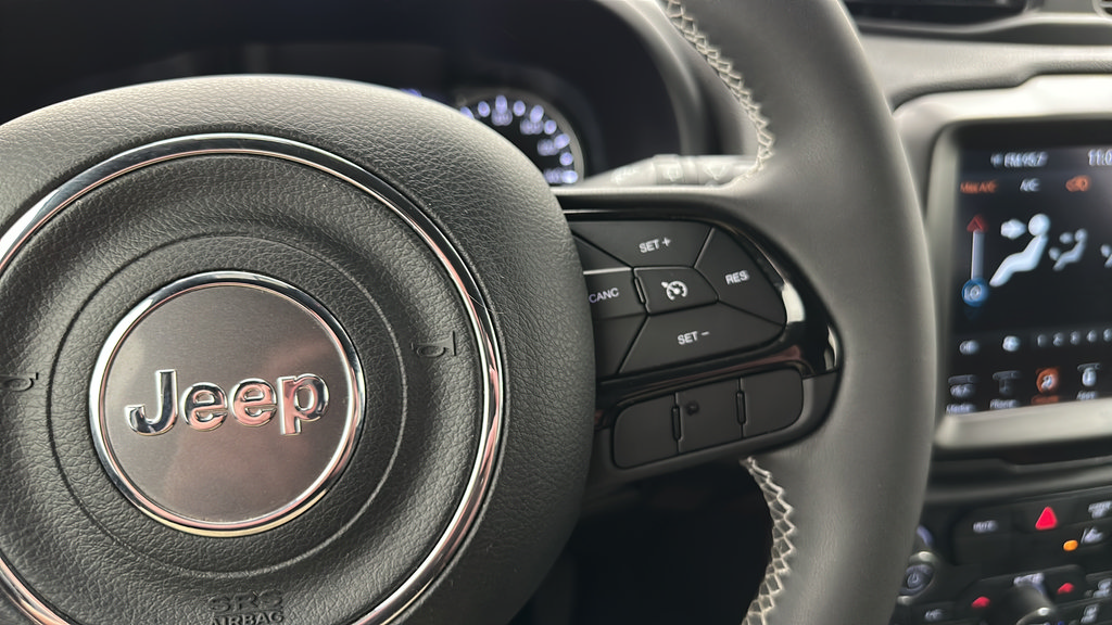 Used 2021 Jeep Renegade Latitude AWD/4WD image 18