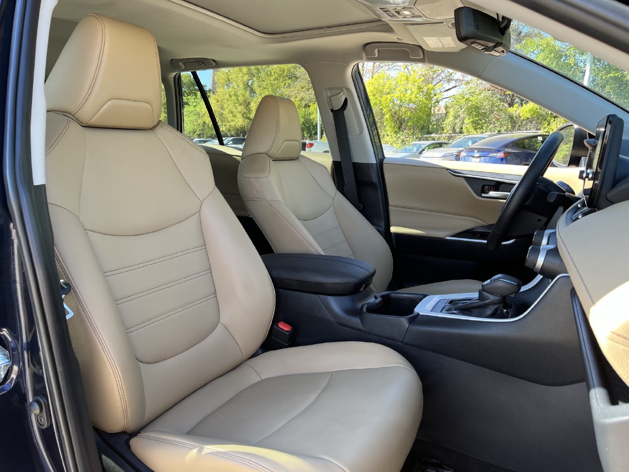Used 2025 Toyota RAV4 XLE Premium w/ Weather Package FWD image 26