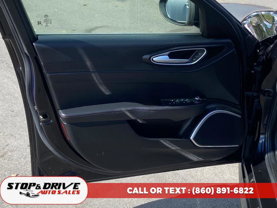 Used 2018 Alfa Romeo Giulia image 10