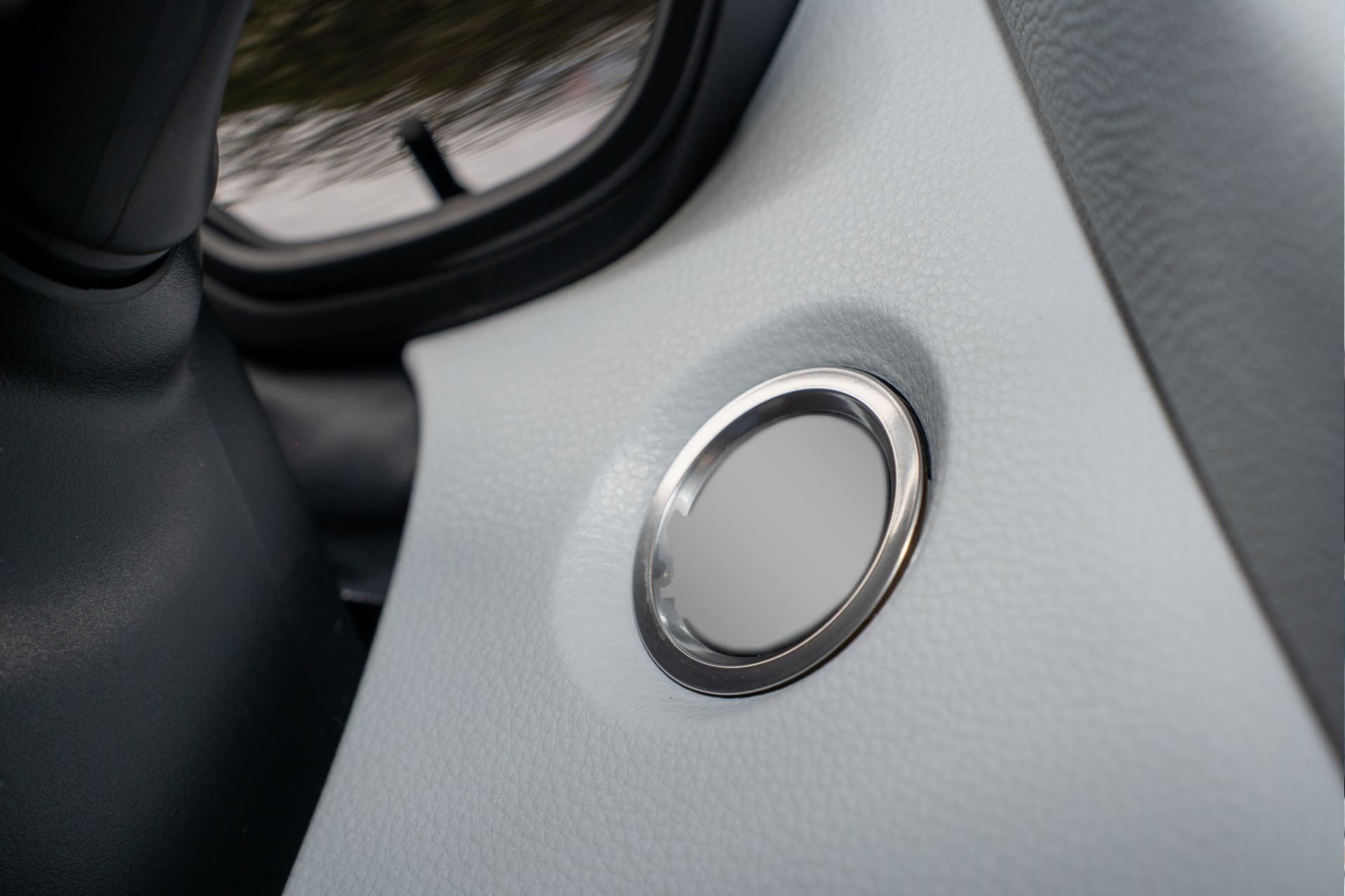 Used 2025 Toyota Corolla SE w/ SE Premium Package image 32