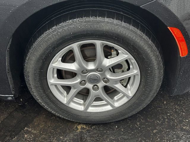 Certified 2022 Chrysler Voyager LX FWD image 9