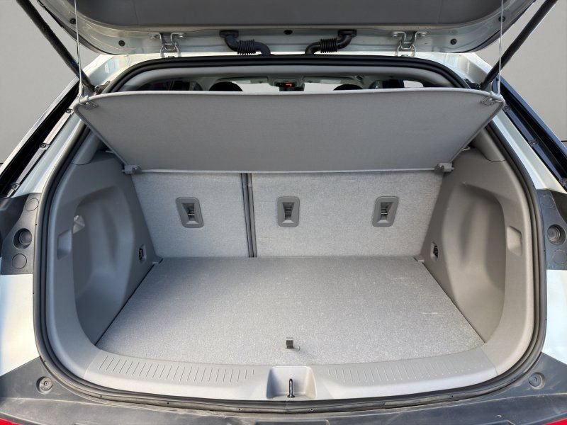 Used 2023 Chevrolet Bolt EUV Premier FWD image 11