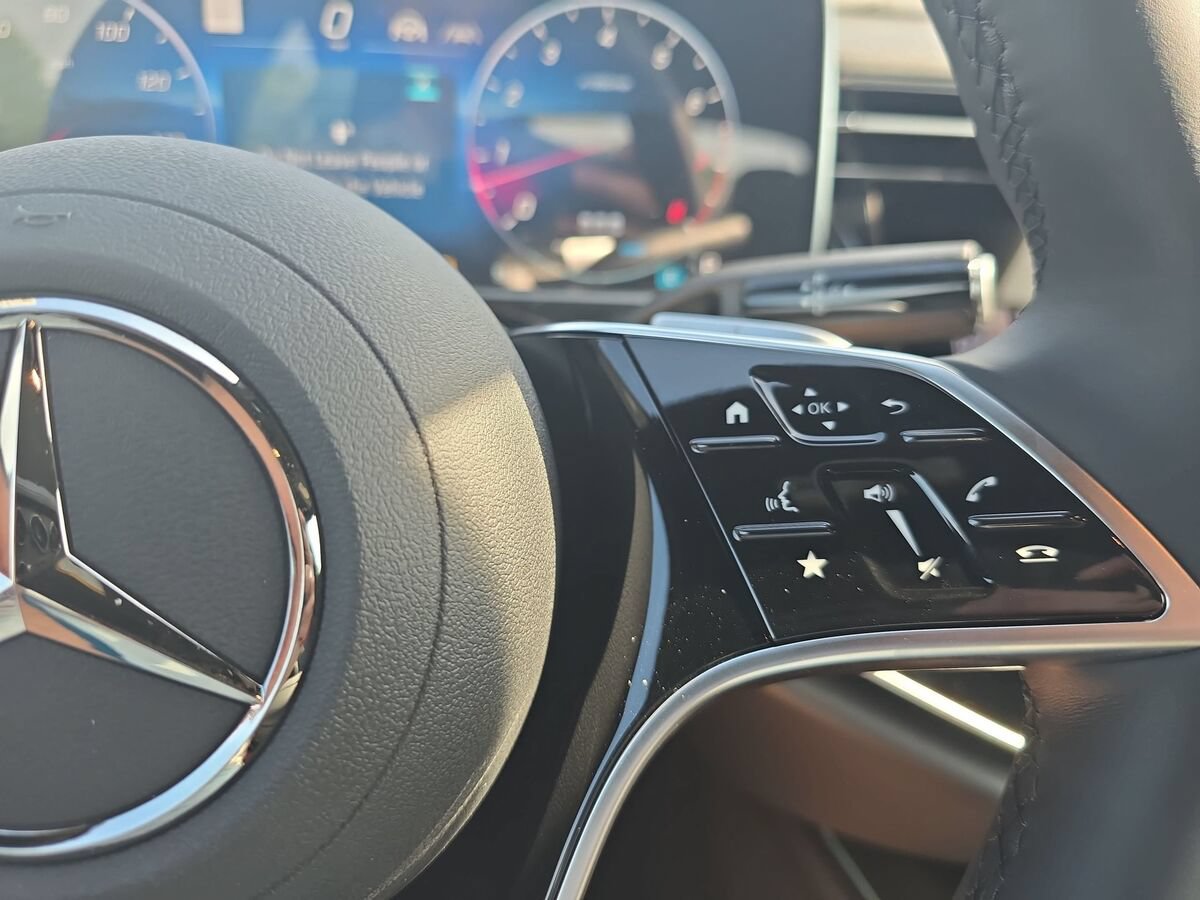 New 2026 Mercedes-Benz E 350 4MATIC Sedan image 18
