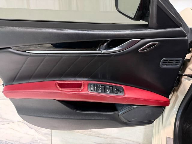 Used 2022 Maserati Ghibli Modena RWD image 15