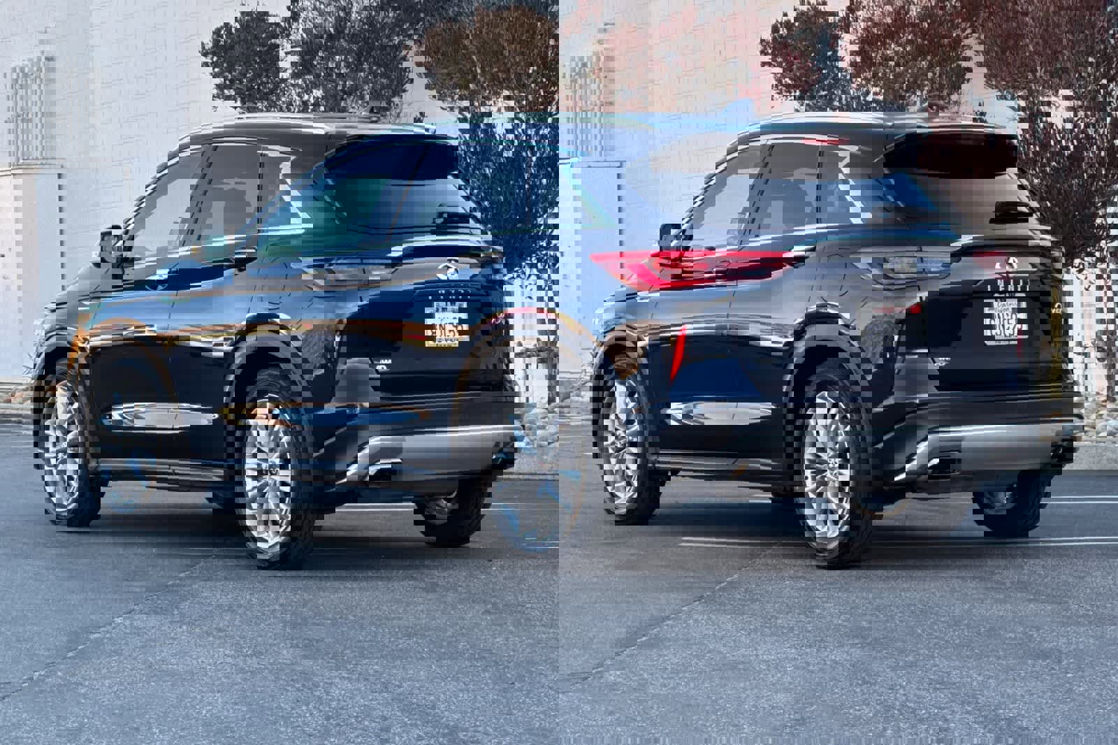 Used 2019 INFINITI QX50 Luxe w/ Navigation Package image 7