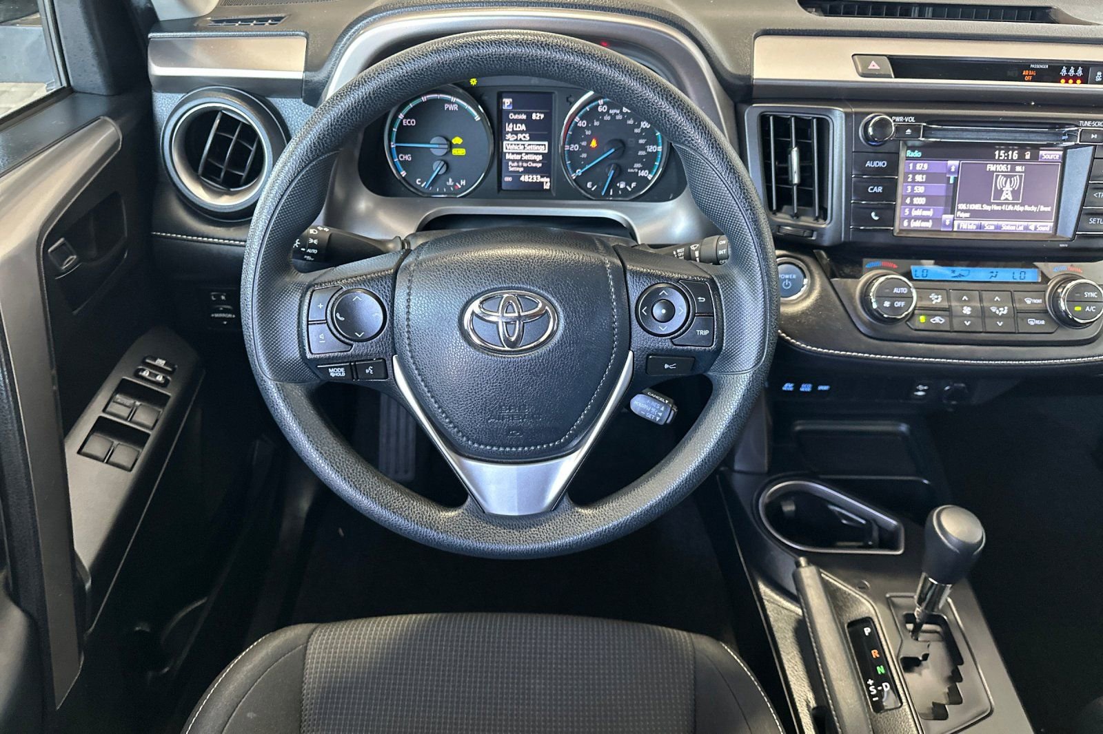 Used 2018 Toyota RAV4 LE w/ Carpet Mat Package AWD/4WD image 14
