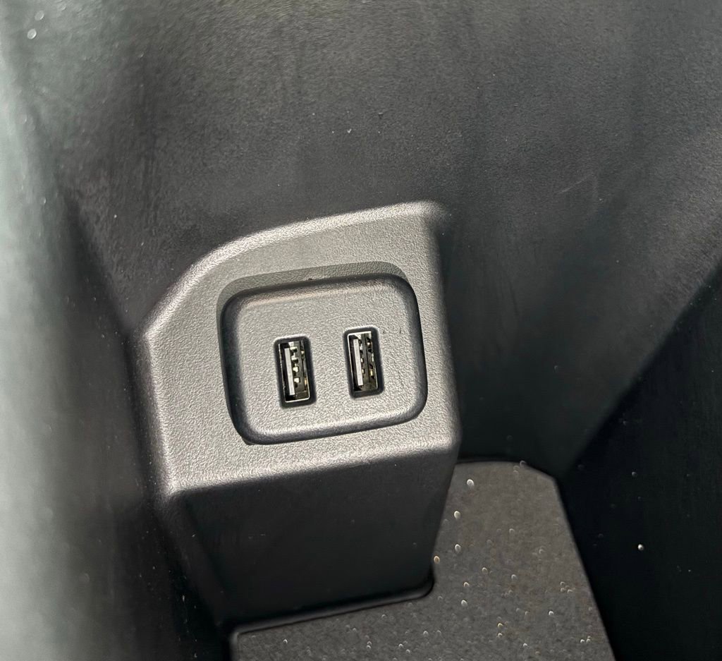 Used 2023 GMC Terrain SLT image 30