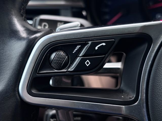 Certified 2021 Porsche Macan AWD/4WD image 16
