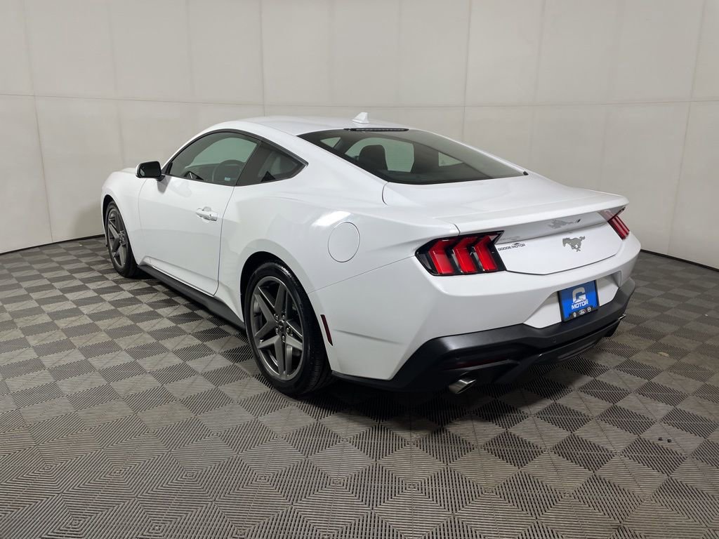Used 2024 Ford Mustang Coupe image 5
