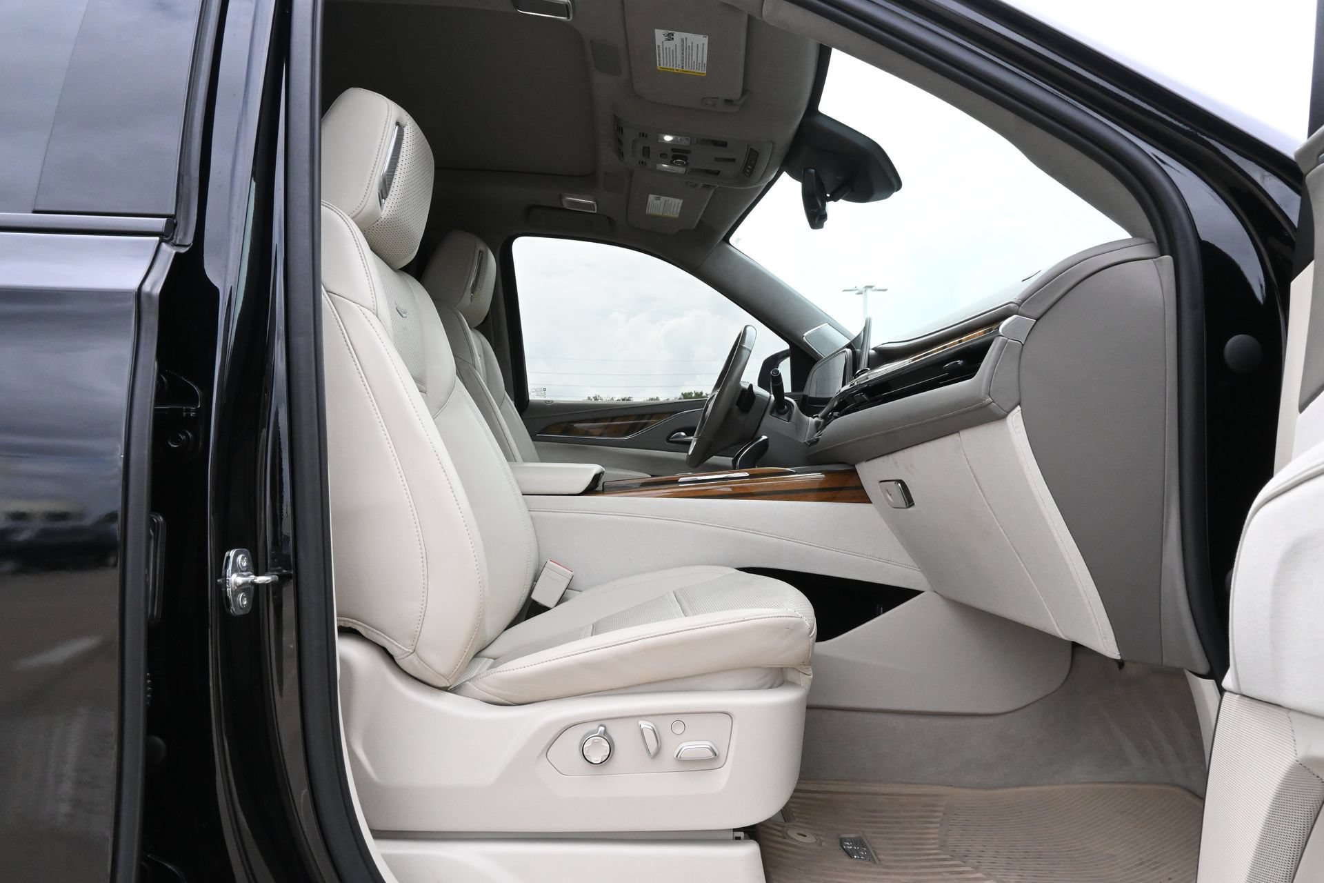 Used 2021 Cadillac Escalade Sport Platinum RWD image 27