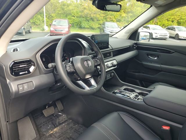 New 2025 Honda Pilot Touring image 18
