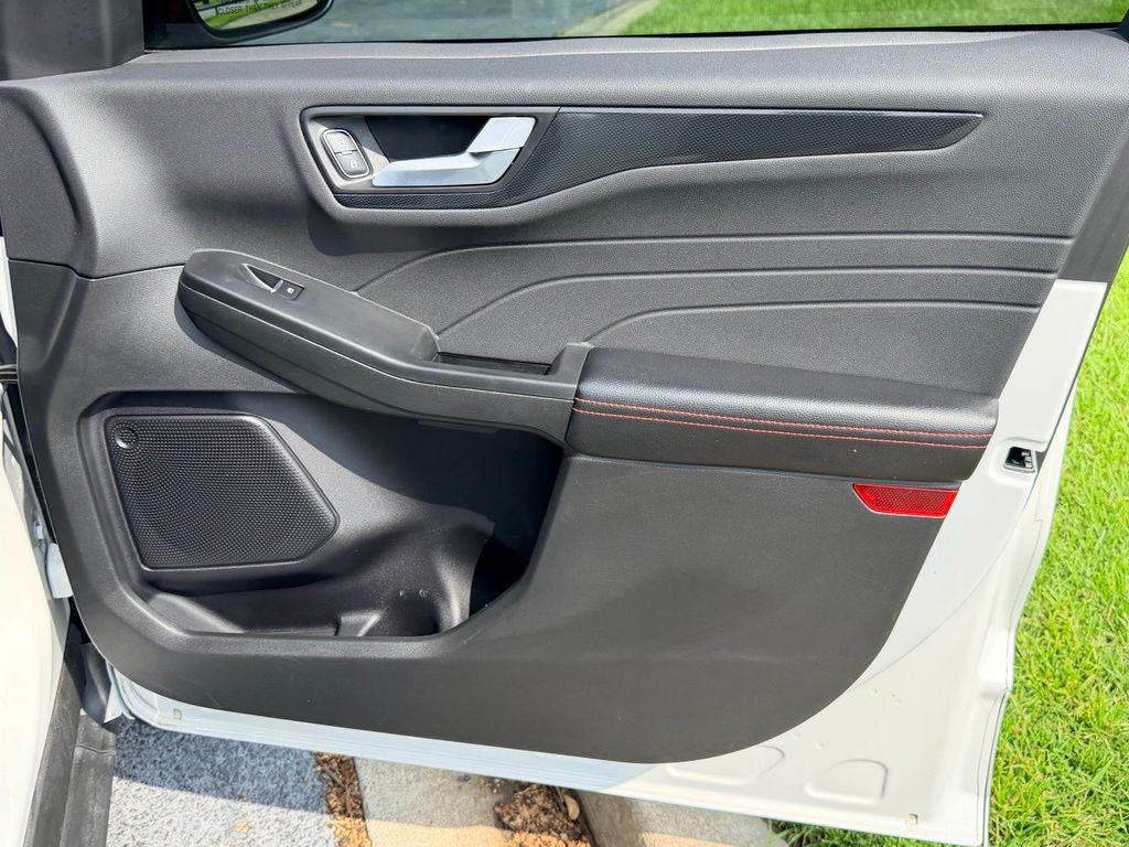 Certified 2023 Ford Escape ST-Line w/ Tech Pack #1 FWD image 10
