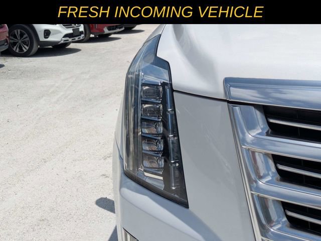 Used 2020 Cadillac Escalade Platinum RWD image 6