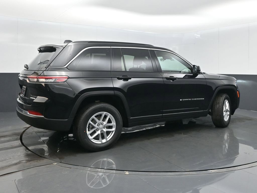 New 2026 Jeep Grand Cherokee Laredo image 7