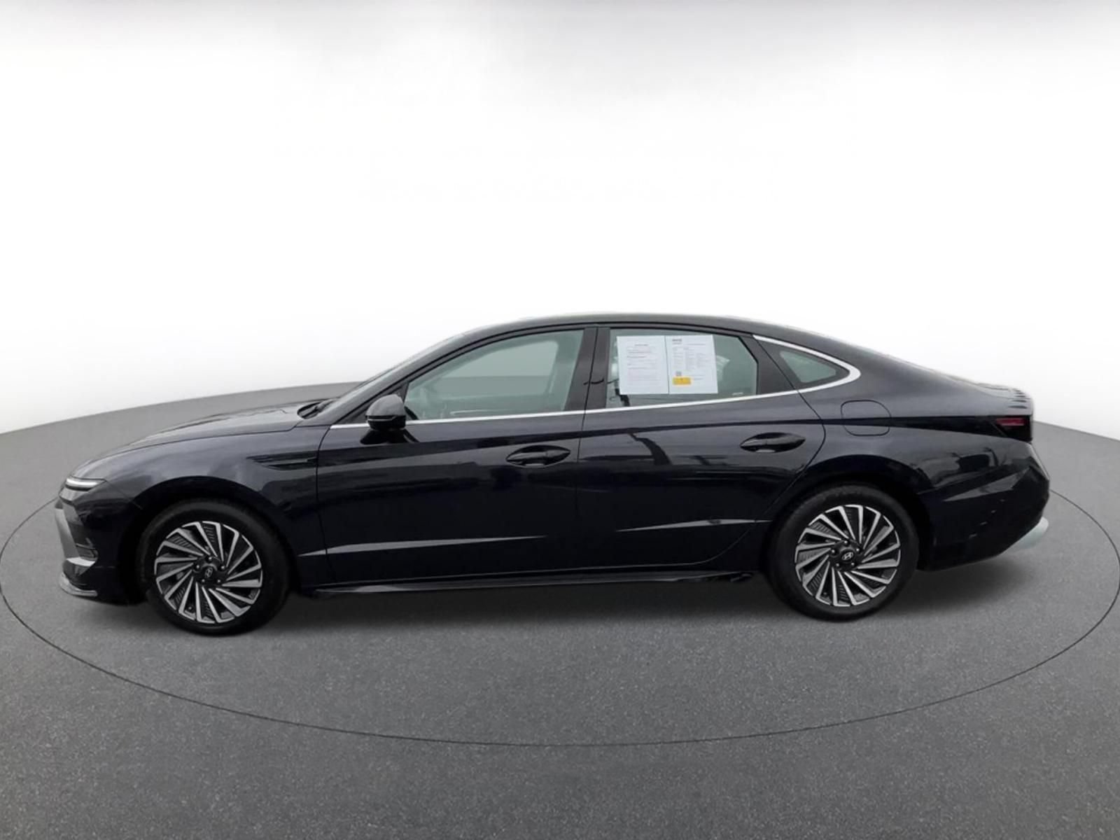 Used 2025 Hyundai Sonata SEL FWD image 10